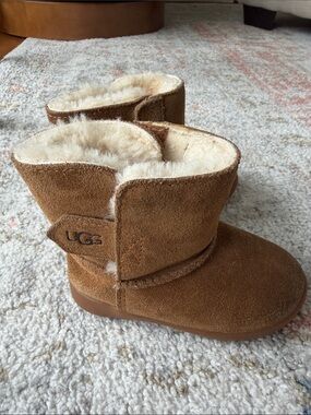 UGG Chestnut Suede Shearling-Trim Kids Boots